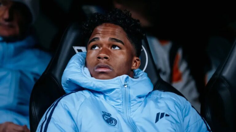 Endrick, jogador do Real Madrid, em ação durante a temporada de 2024 na Champions League.