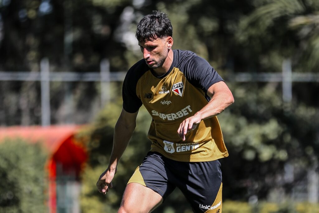 São Paulo se prepara para jogo contra o Athletico-PR e entra em reta final de intertemporada