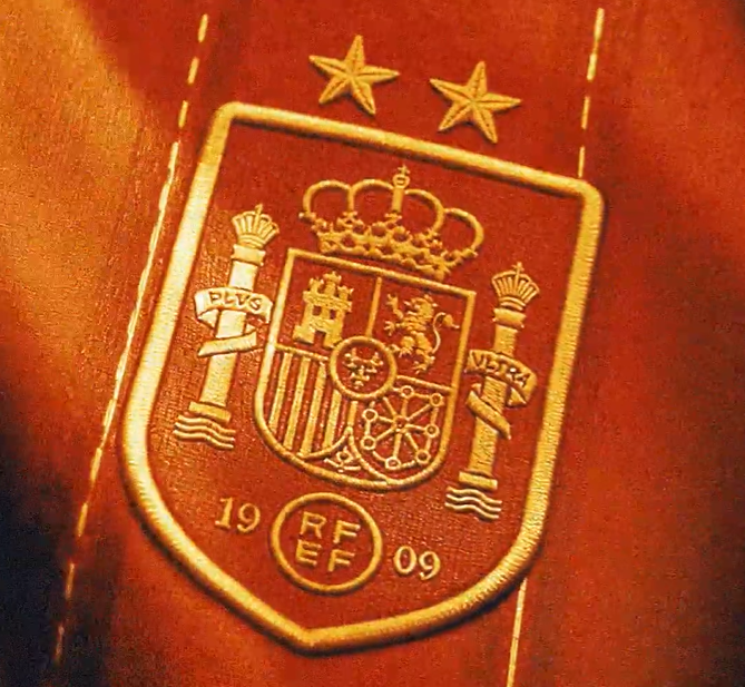 Espanha atualiza escudo com segunda estrela após bi da Copa do Mundo