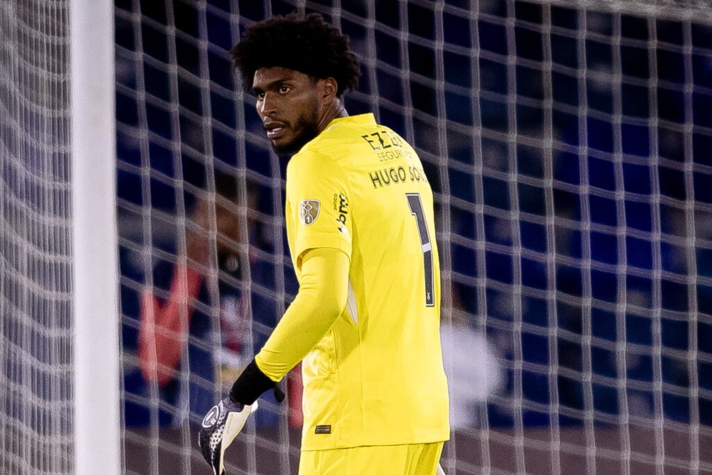 Hugo Souza exalta Memphis e demonstra otimismo por renovação com o Corinthians